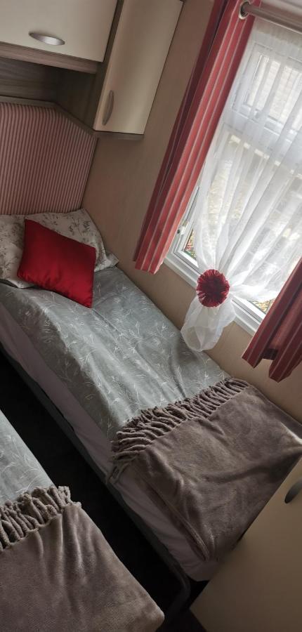 3 Bedroom Caravan With Hot Tub Tattershall Lakes エクステリア 写真