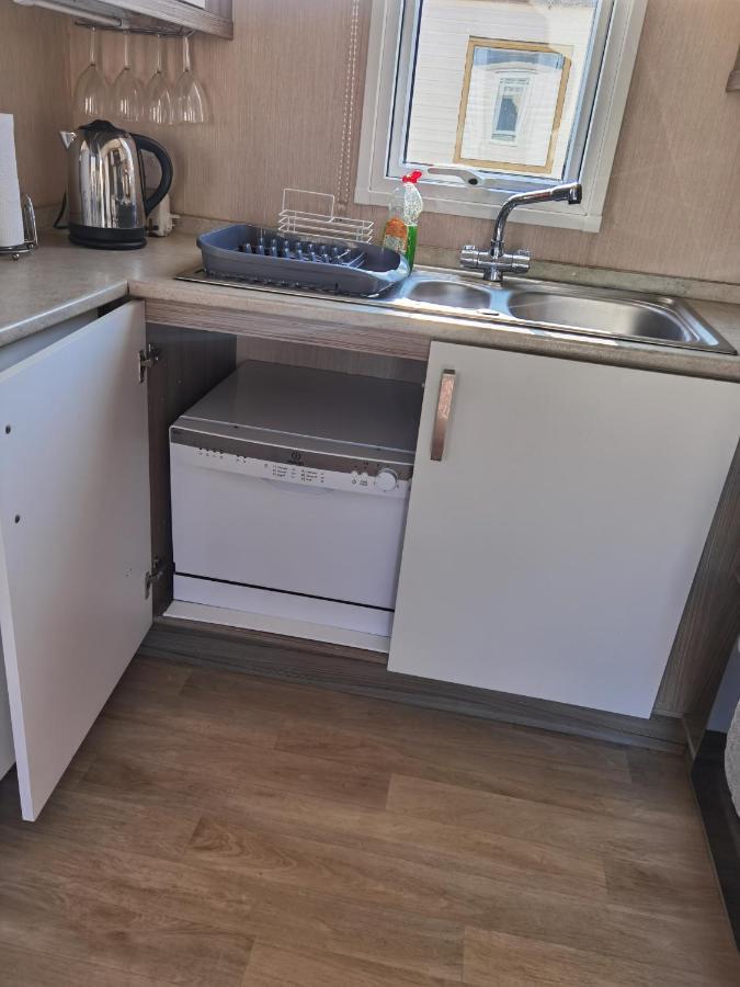3 Bedroom Caravan With Hot Tub Tattershall Lakes エクステリア 写真