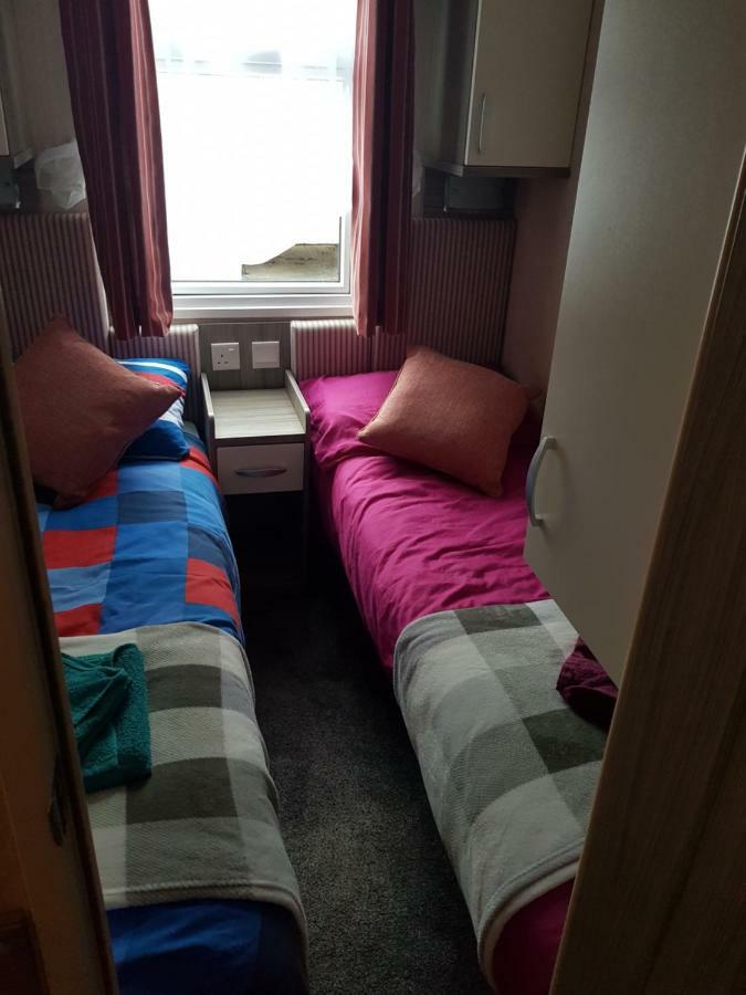3 Bedroom Caravan With Hot Tub Tattershall Lakes エクステリア 写真
